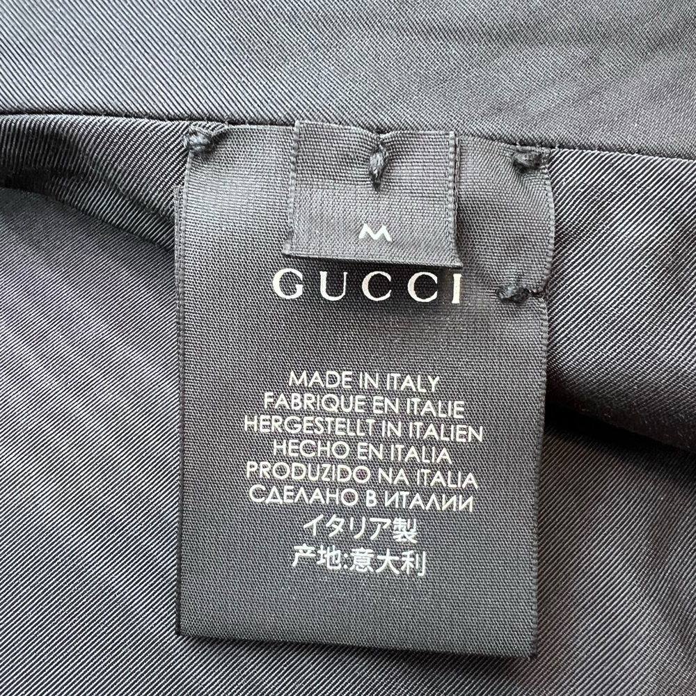 ❌SOLD❌100% Authentic Gucci GG Logo Black Velvet Cape Poncho One Size - Picture 14 of 16